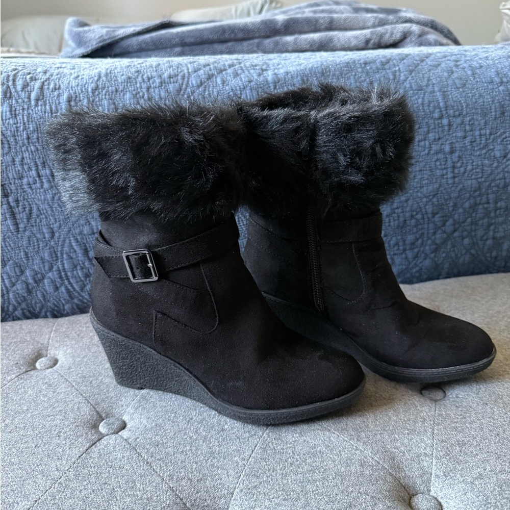 Black Wedge Boots with Fur Trim